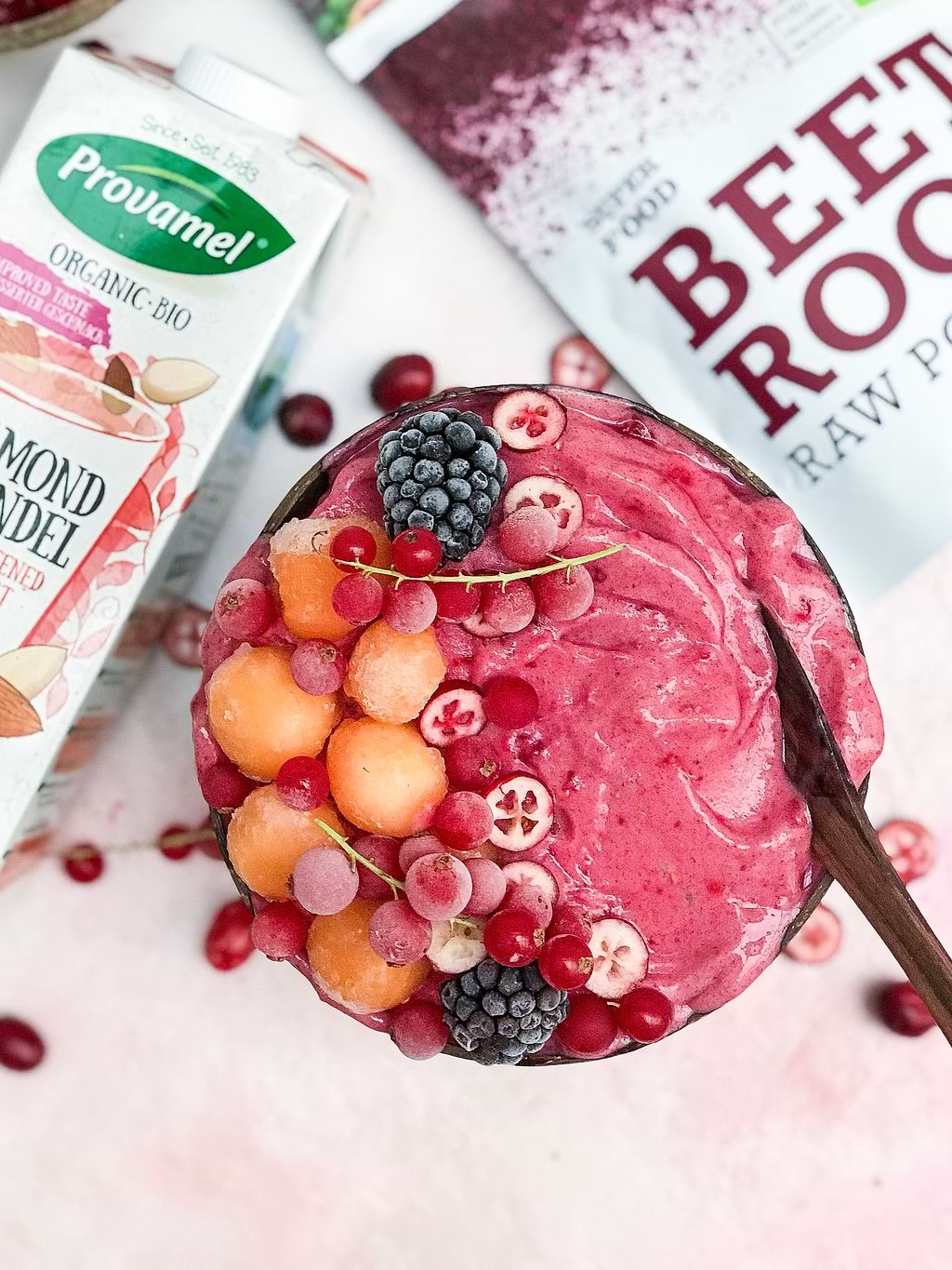 Smoothie betterave banane framboise